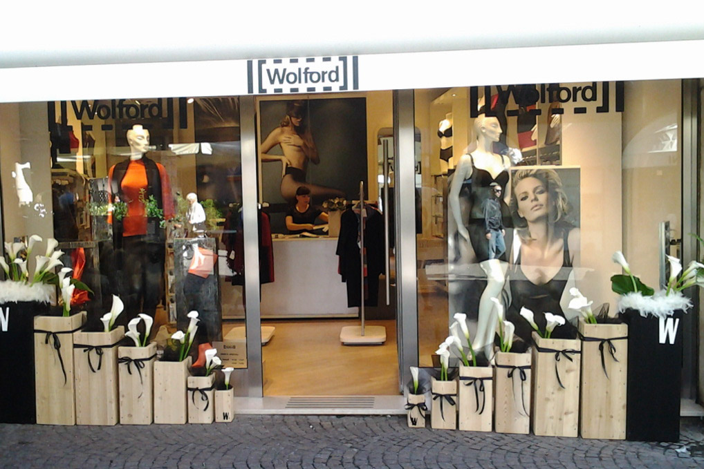allestimento-vetrine-bolzano allestimento-vetrine-bolzano